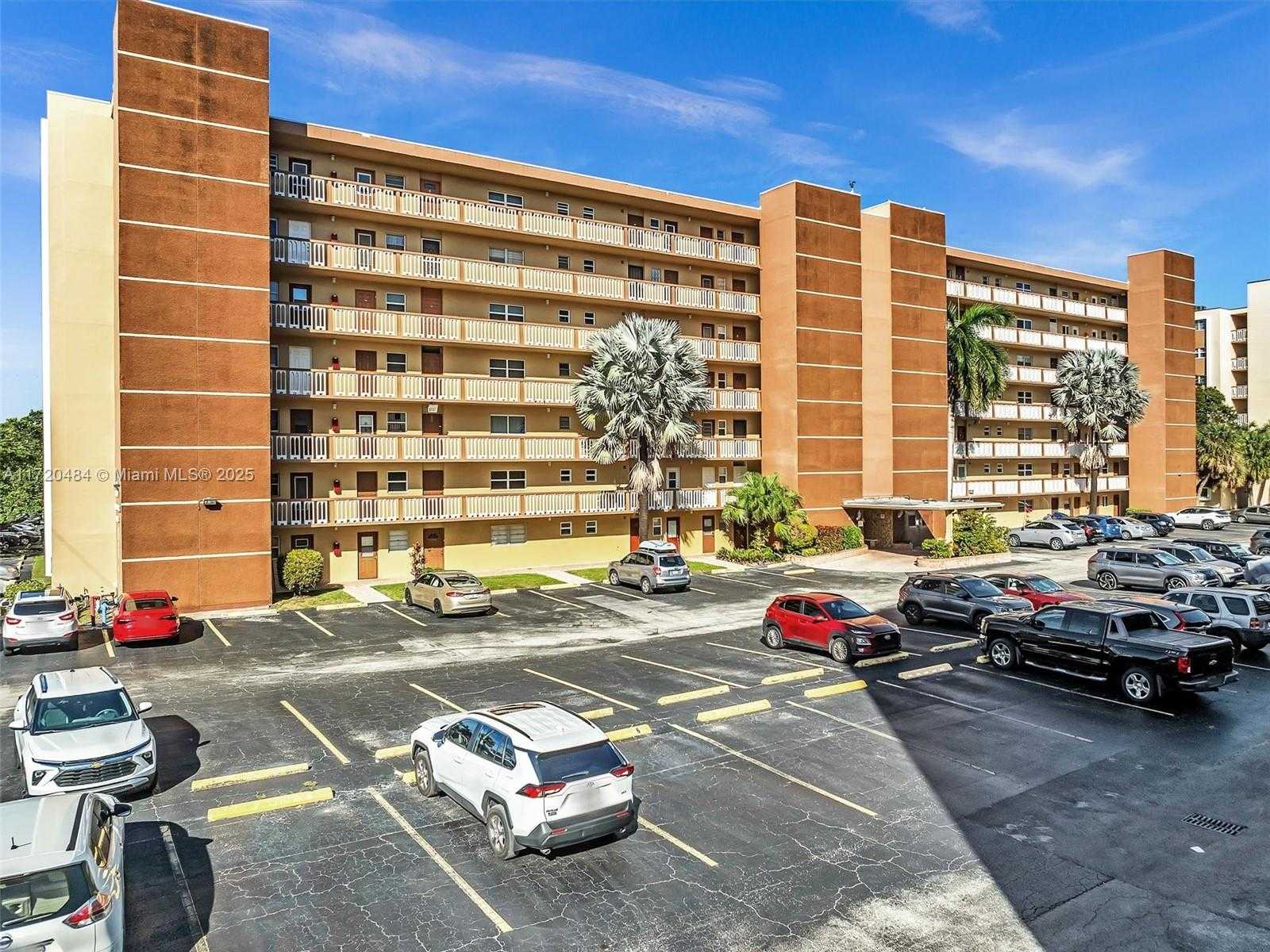 Small Image of 610 NORTH EAST 12TH AVE #203, Hallandale Beach Number 3