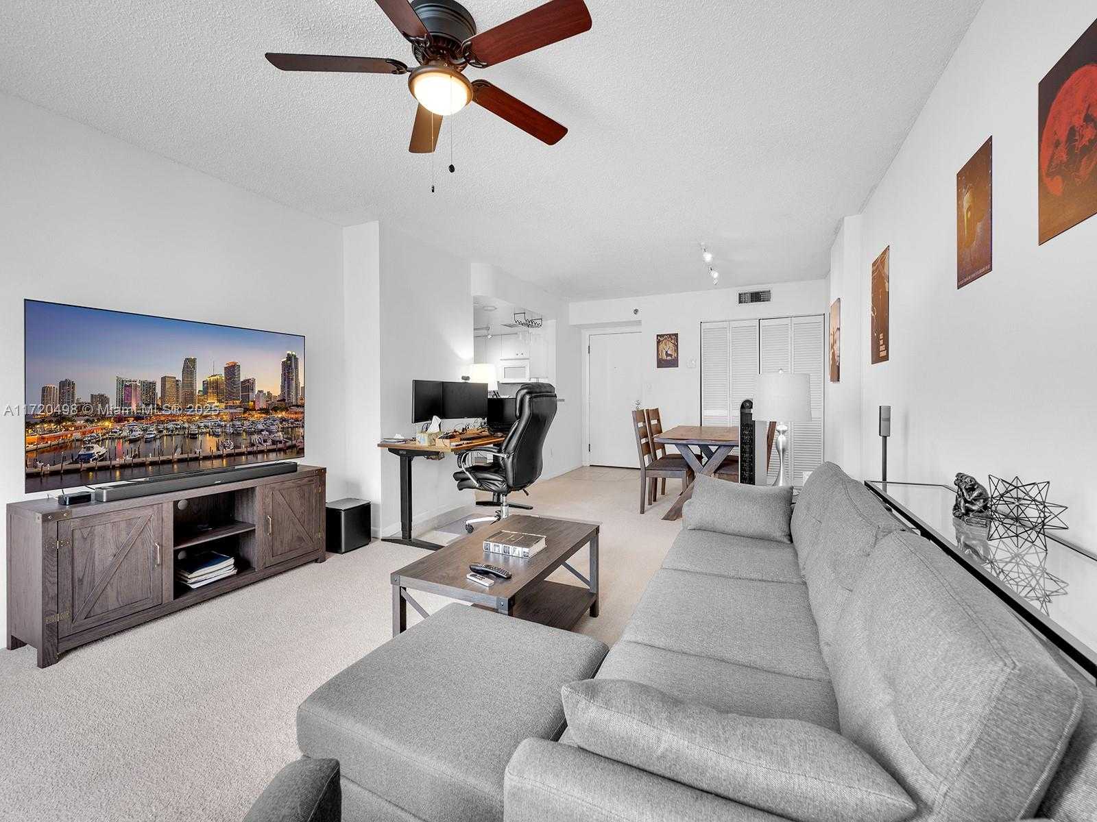 Small Image of 770 CLAUGHTON ISLAND DR #1709, Miami Number 14