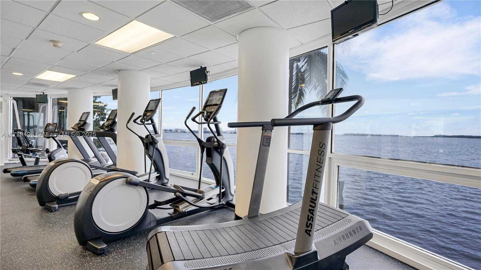 Small Image of 770 CLAUGHTON ISLAND DR #1709, Miami Number 19