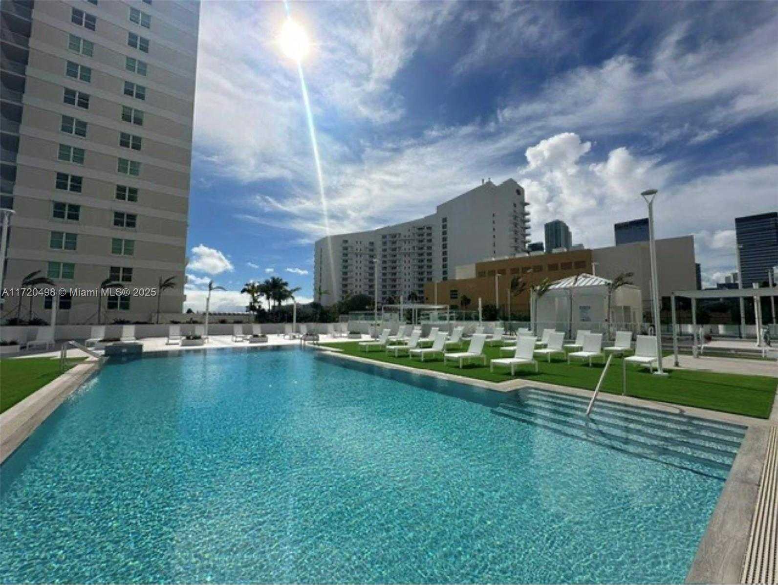 Small Image of 770 CLAUGHTON ISLAND DR #1709, Miami Number 22