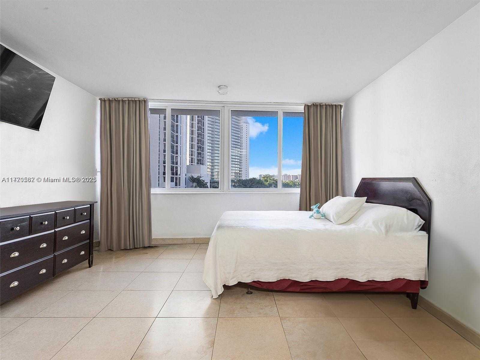 Small Image of 19201 COLLINS AVE #443, Sunny Isles Beach Number 8