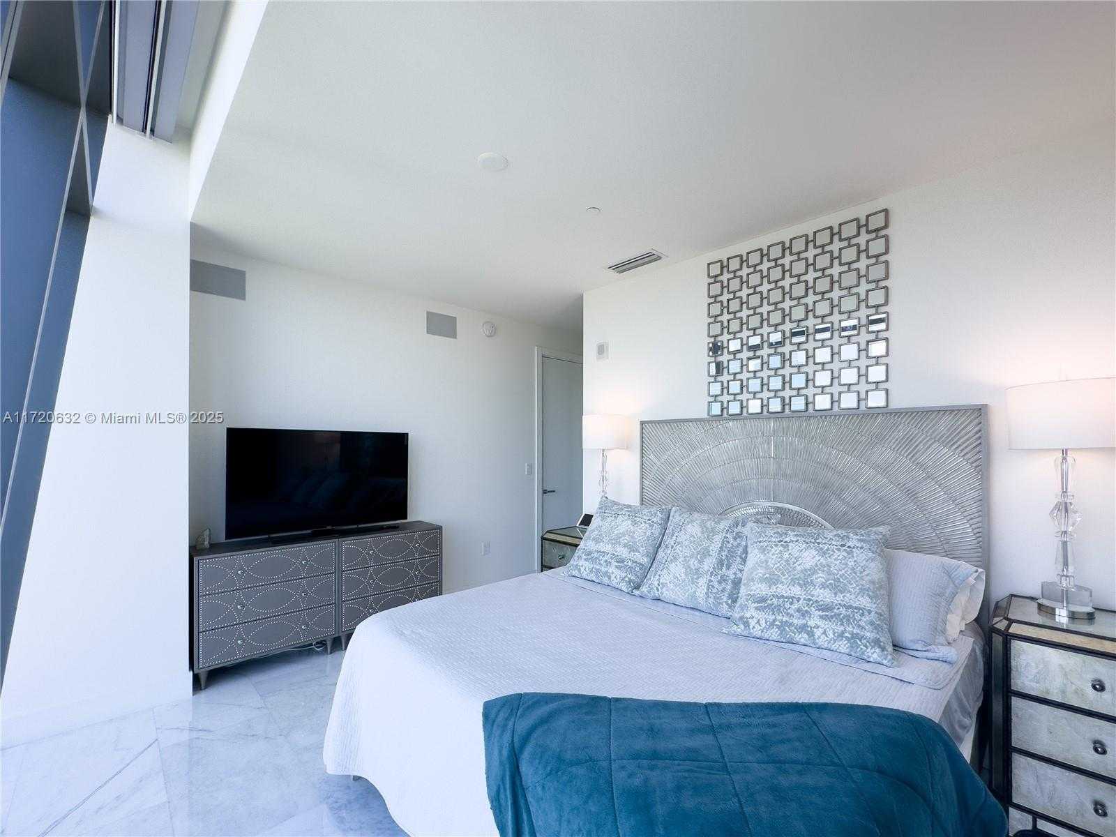 Small Image of 1451 BRICKELL AVE #4503, Miami Number 17