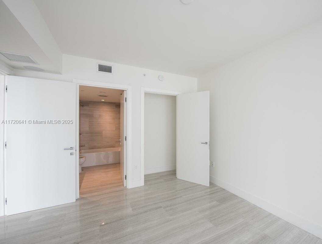 Small Image of 1451 BRICKELL AVE #2103, Miami Number 10