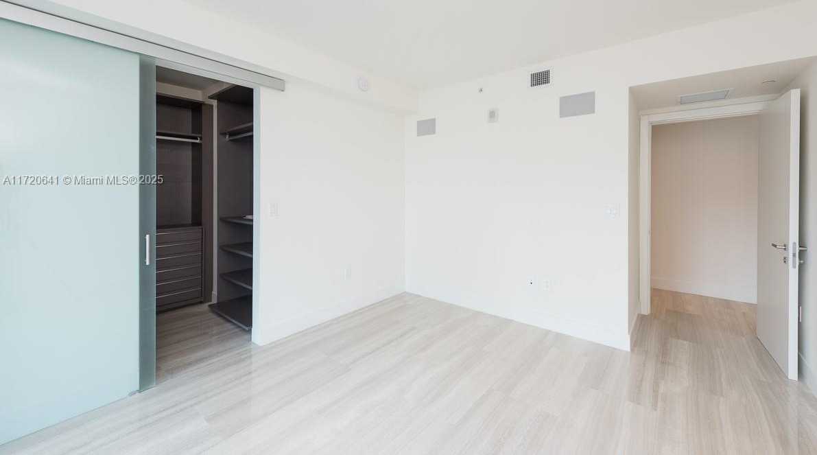 Small Image of 1451 BRICKELL AVE #2103, Miami Number 13