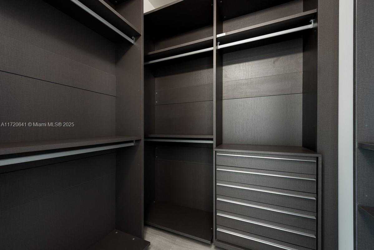 Small Image of 1451 BRICKELL AVE #2103, Miami Number 15