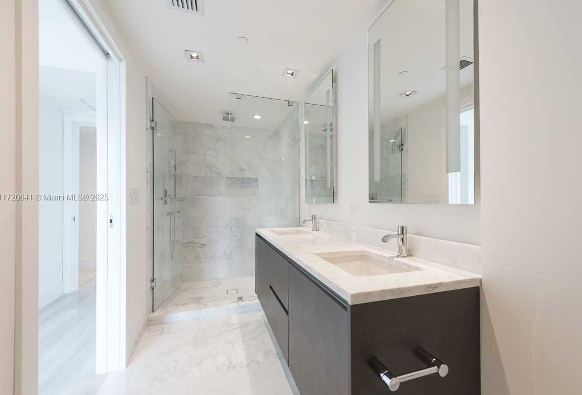 Small Image of 1451 BRICKELL AVE #2103, Miami Number 16