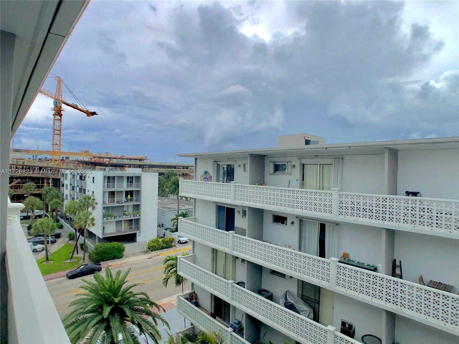 Small Image of 1620 WEST AVE #603, Miami Beach Number 12
