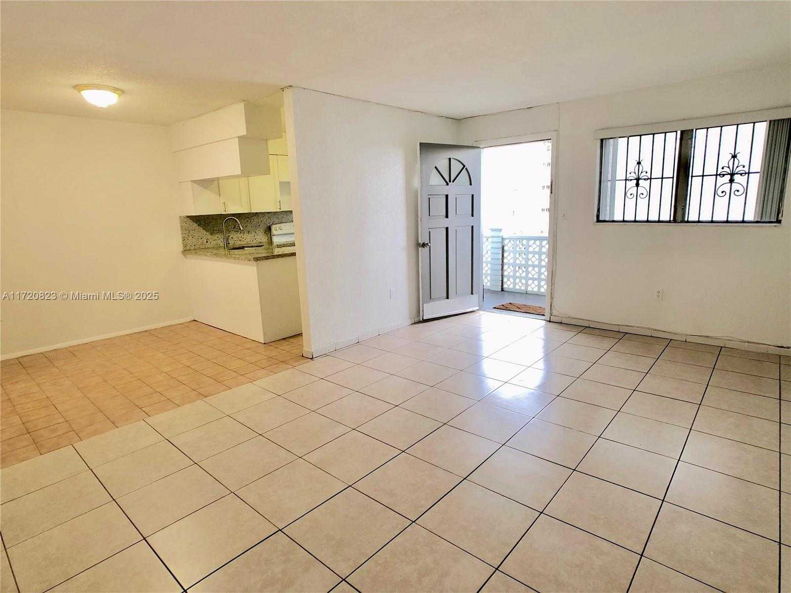 Small Image of 1620 WEST AVE #603, Miami Beach Number 2