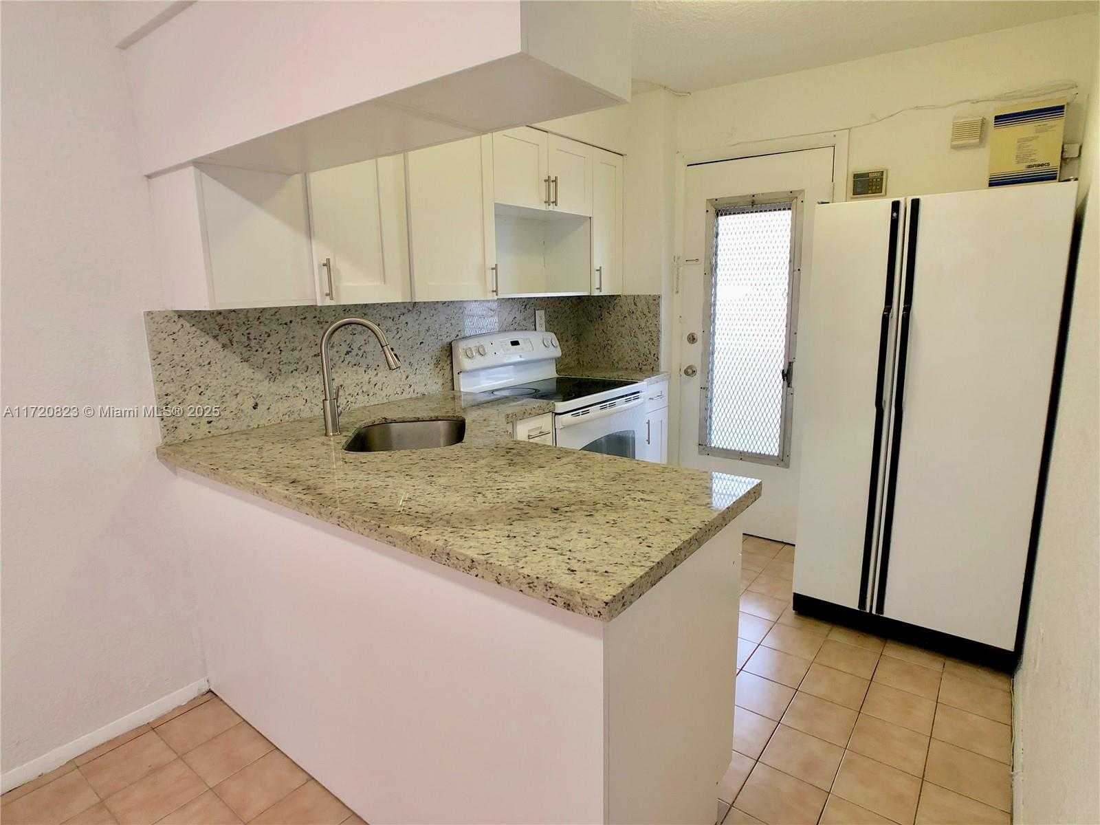 Small Image of 1620 WEST AVE #603, Miami Beach Number 4