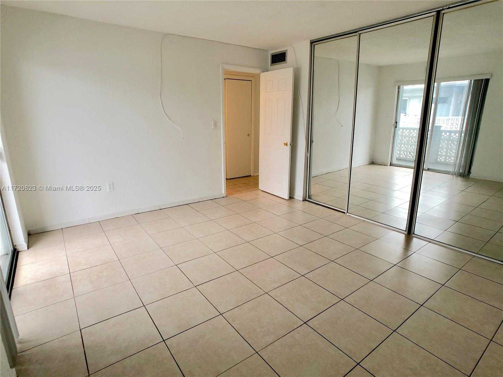 Small Image of 1620 WEST AVE #603, Miami Beach Number 9