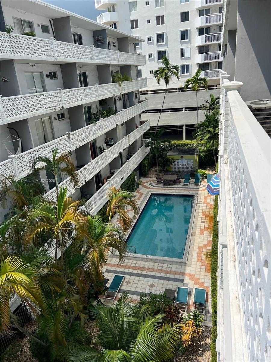 Small Image of 1620 WEST AVE #501, Miami Beach Number 14