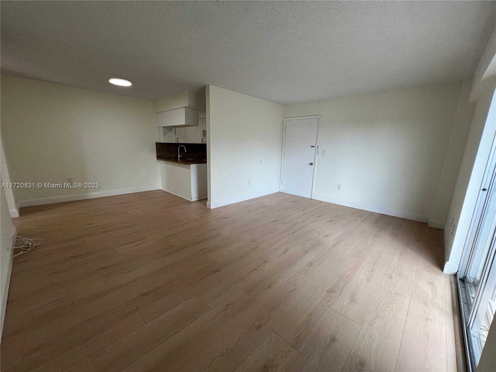 Small Image of 1620 WEST AVE #501, Miami Beach Number 5