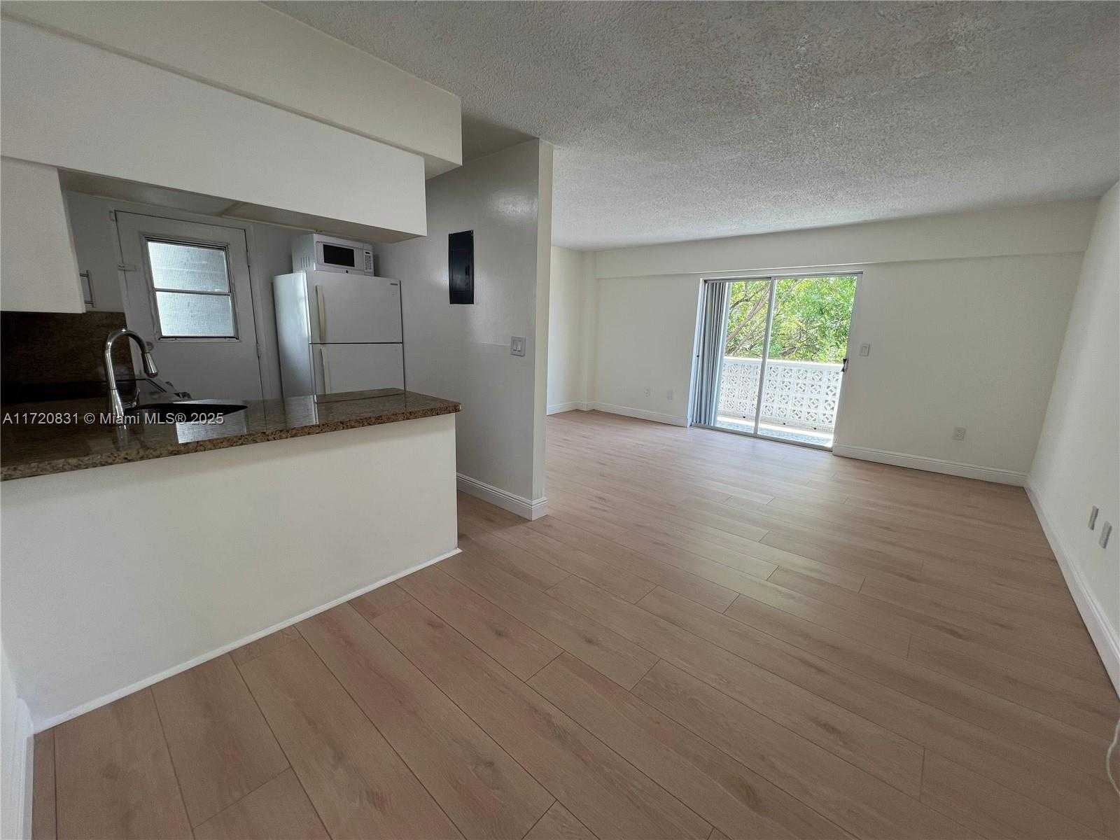 Small Image of 1620 WEST AVE #501, Miami Beach Number 6