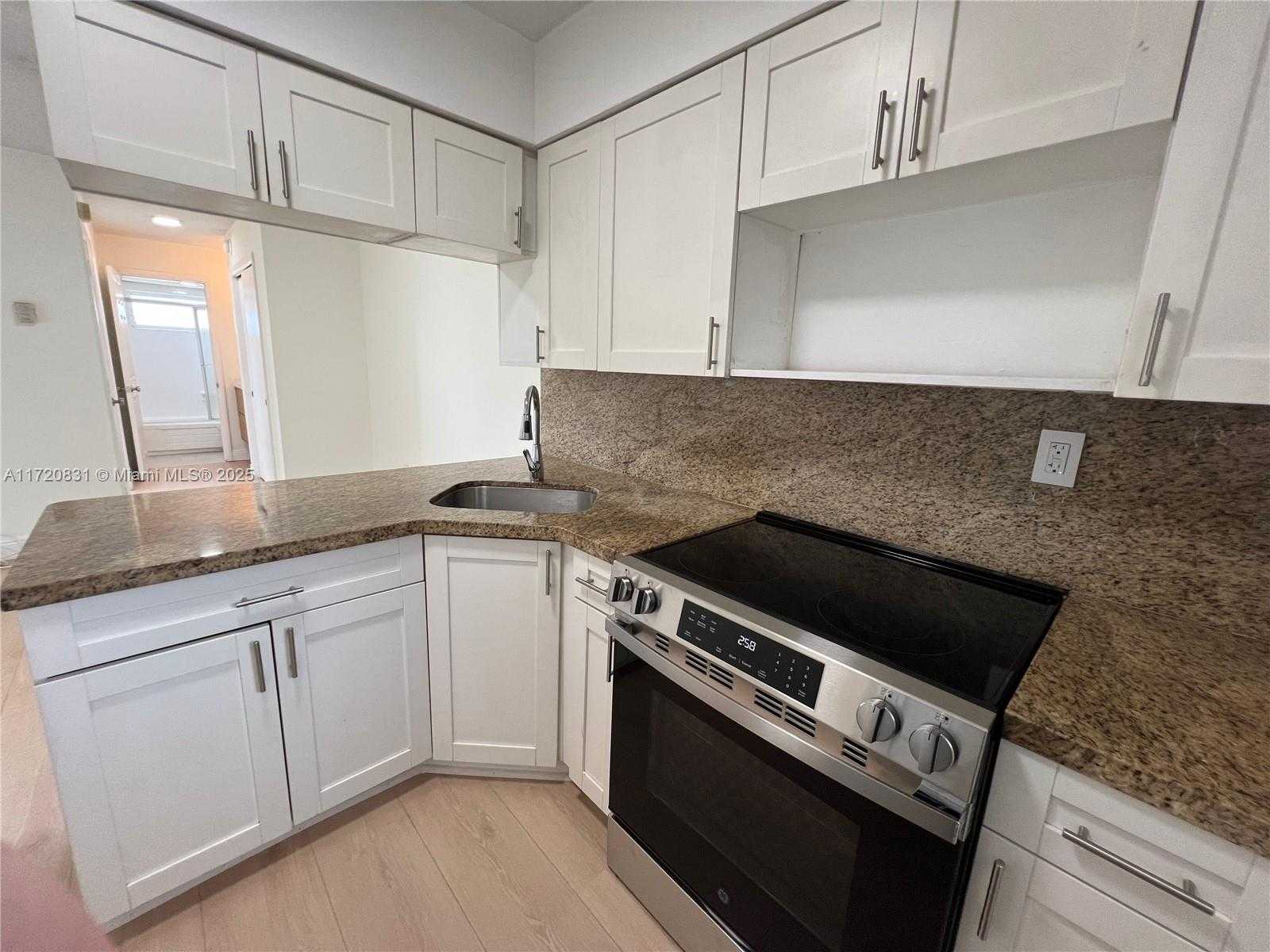Small Image of 1620 WEST AVE #501, Miami Beach Number 8