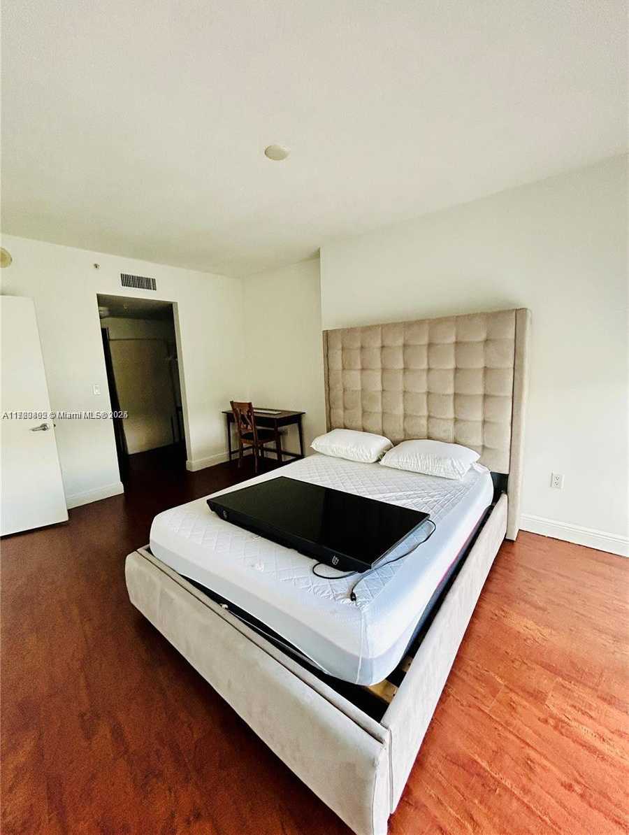 Small Image of 1750 NORTH BAYSHORE DR #3609, Miami Number 7