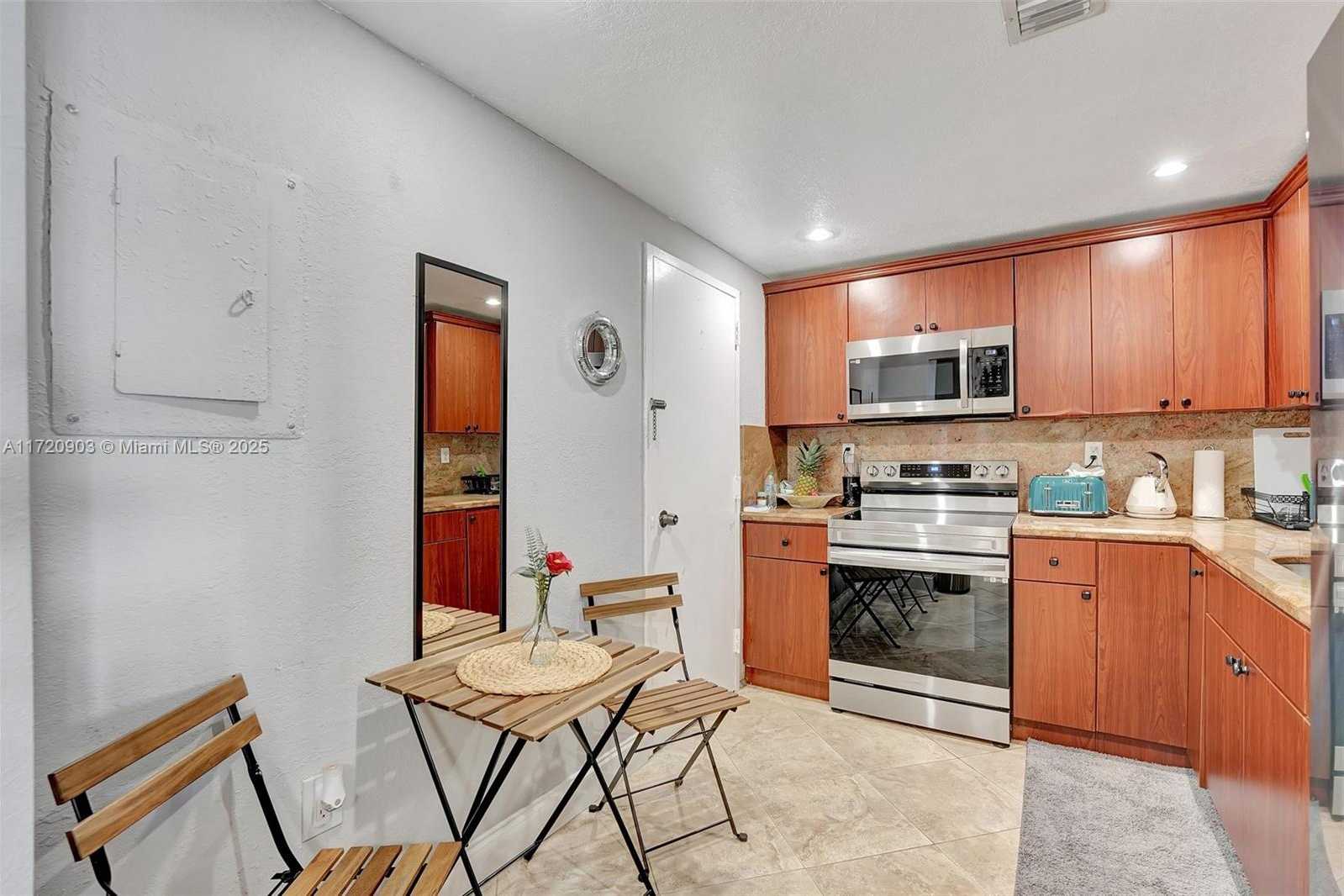 Small Image of 1950 SOUTH OCEAN DR #6B, Hallandale Beach Number 27