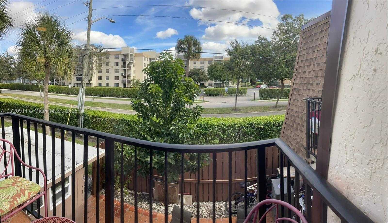 Small Image of 6130 NORTH WEST 54TH LN #6130, Tamarac Number 28
