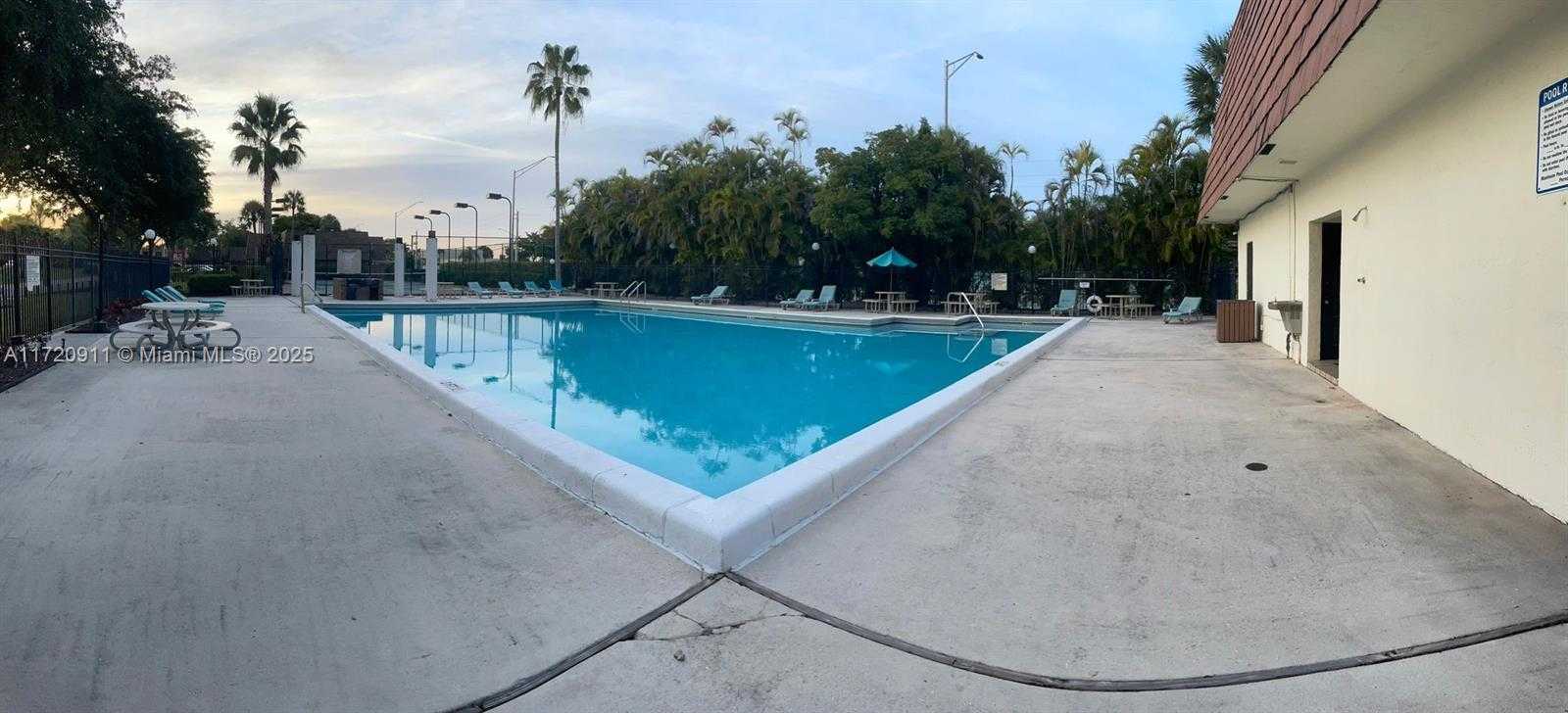 Small Image of 6130 NORTH WEST 54TH LN #6130, Tamarac Number 39