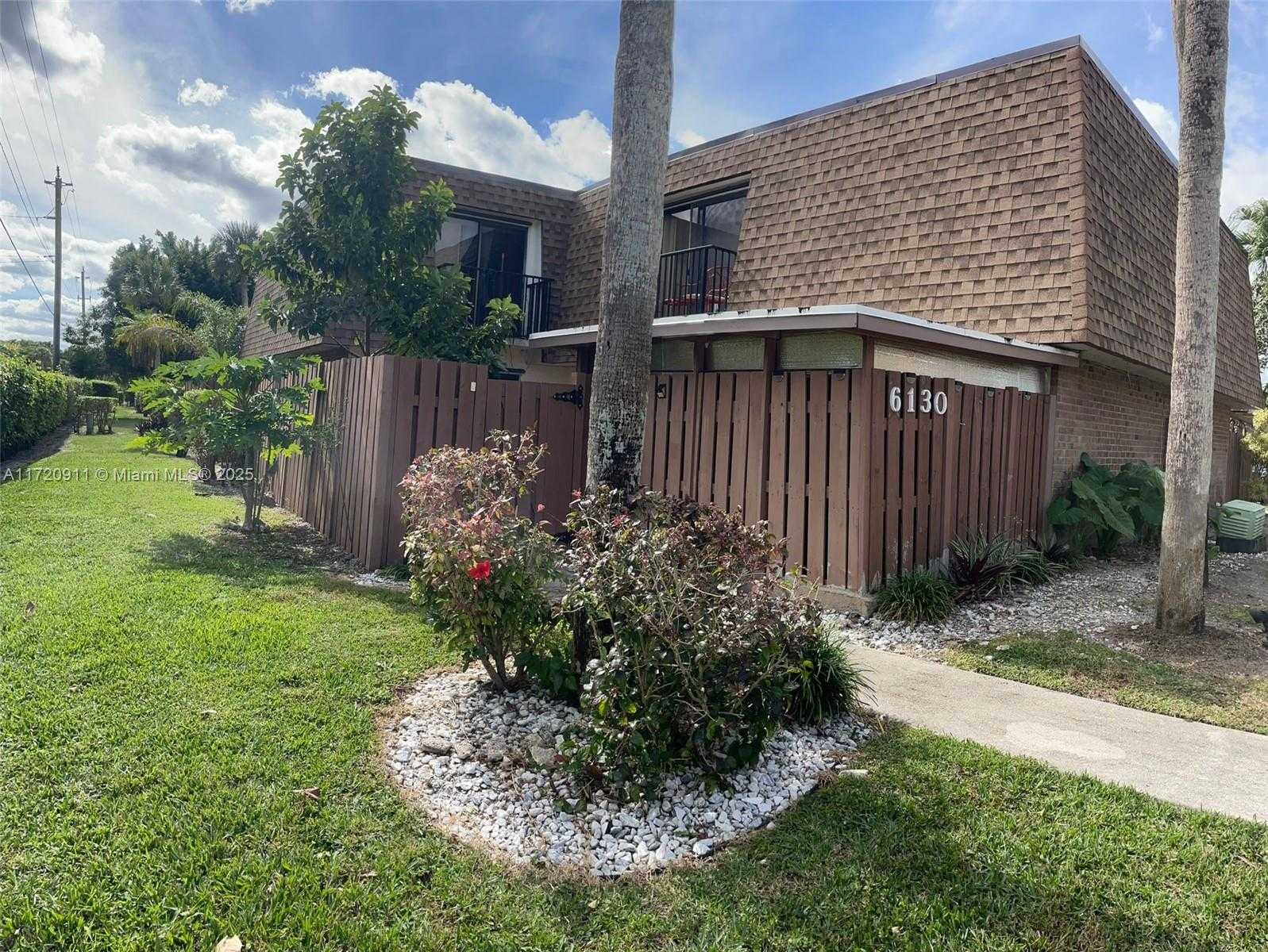Small Image of 6130 NORTH WEST 54TH LN #6130, Tamarac Number 4