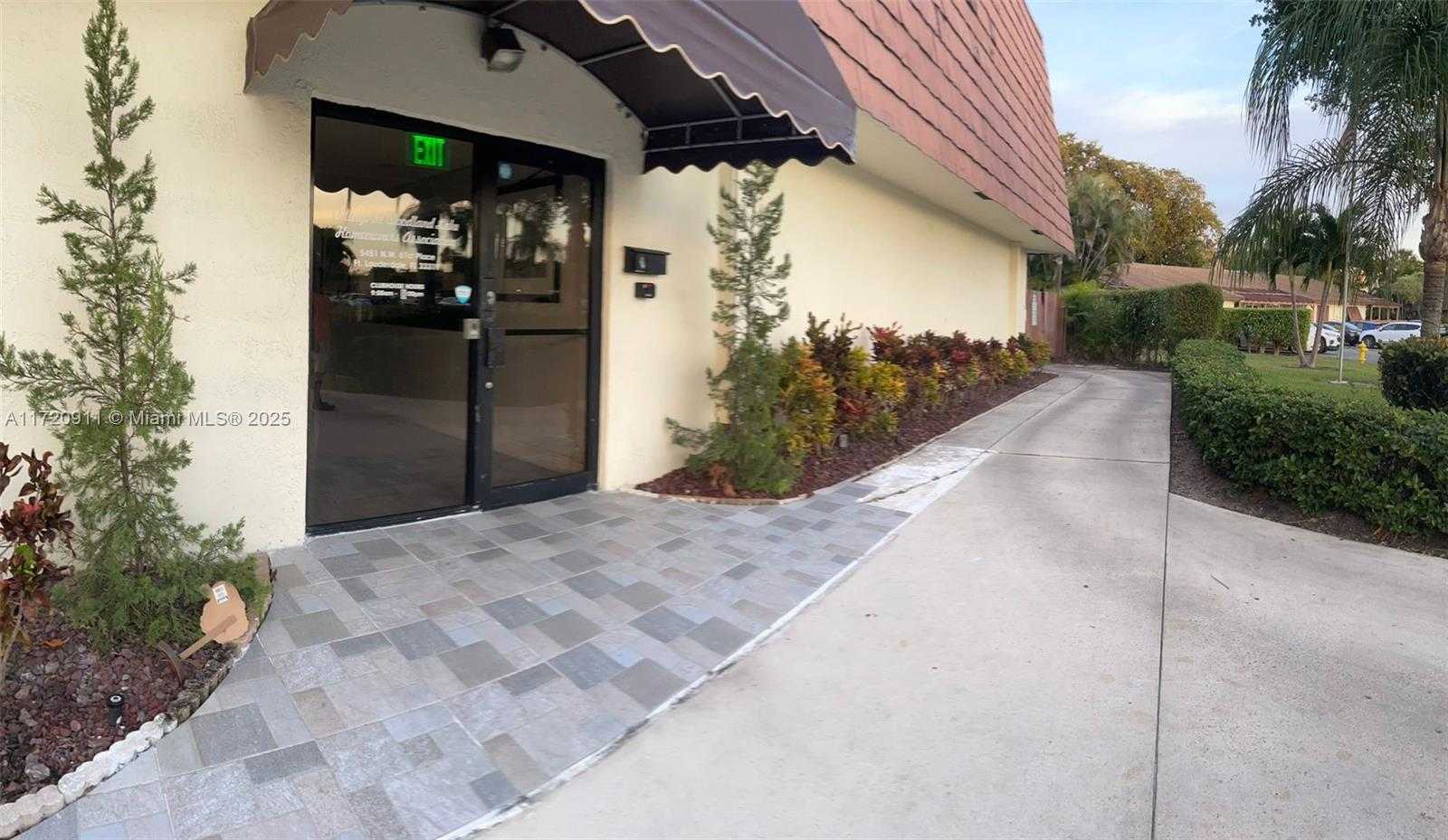 Small Image of 6130 NORTH WEST 54TH LN #6130, Tamarac Number 43