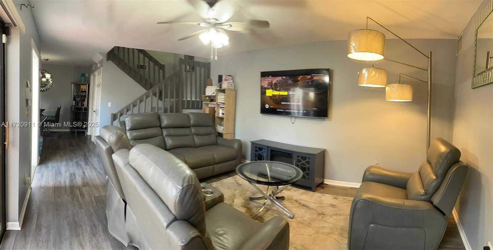 Small Image of 6130 NORTH WEST 54TH LN #6130, Tamarac Number 9