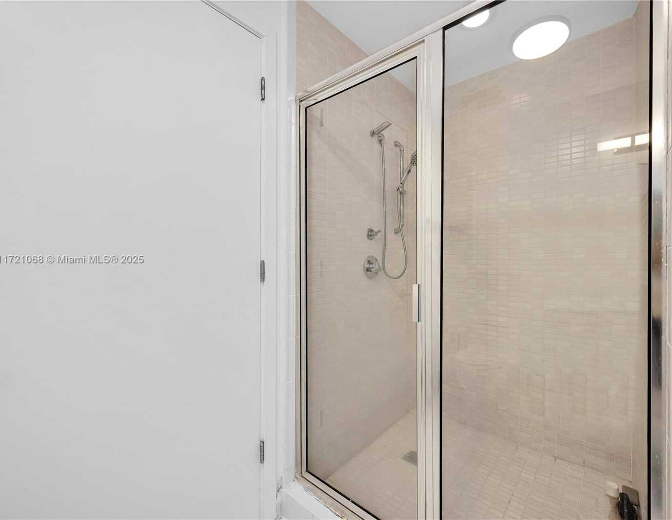 Small Image of 3470 EAST COAST AVE #H1605, Miami Number 16