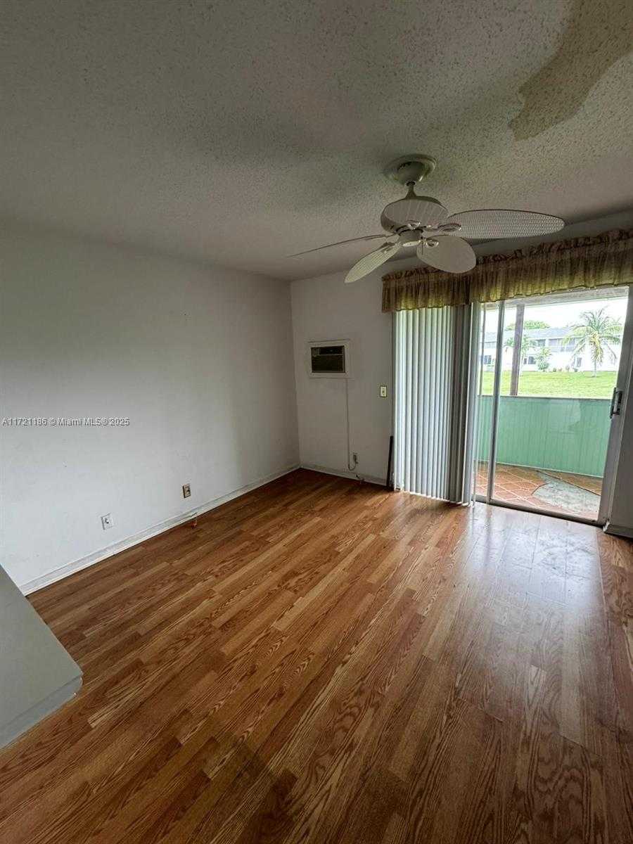 Small Image of 135 Berkshire E, West Palm Beach, FL 33417, USA Number 15