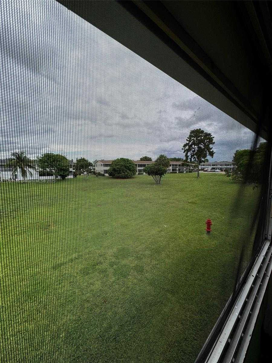Small Image of 135 Berkshire E, West Palm Beach, FL 33417, USA Number 21