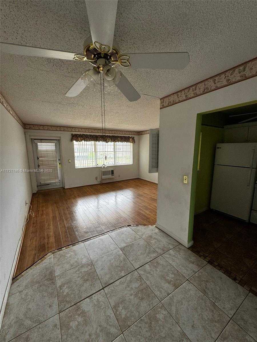 Small Image of 135 Berkshire E, West Palm Beach, FL 33417, USA Number 25
