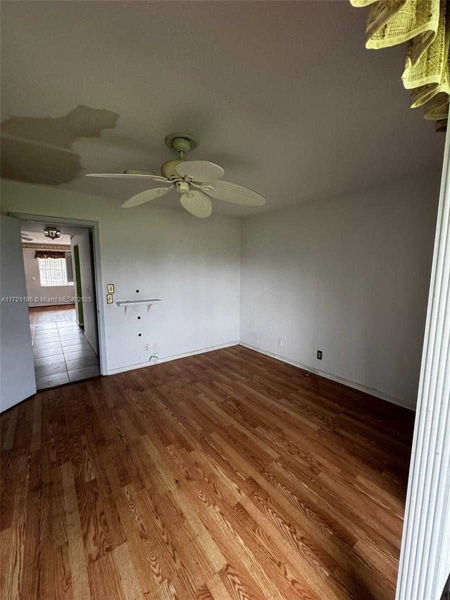 Small Image of 135 Berkshire E, West Palm Beach, FL 33417, USA Number 30