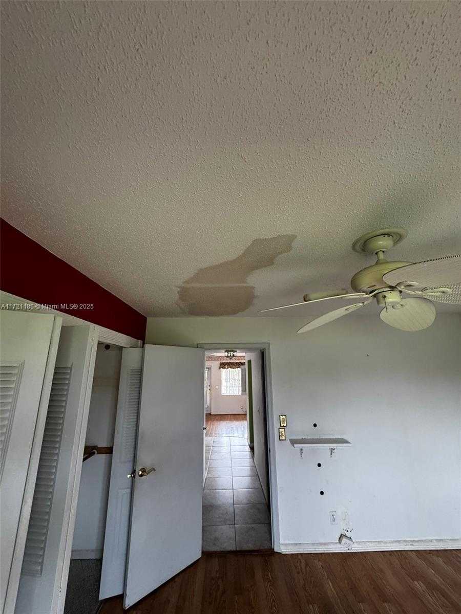 Small Image of 135 Berkshire E, West Palm Beach, FL 33417, USA Number 33