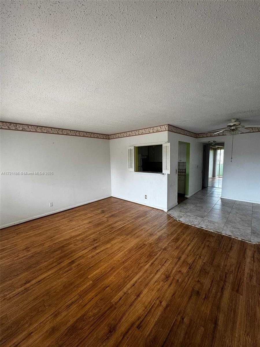 Small Image of 135 Berkshire E, West Palm Beach, FL 33417, USA Number 34