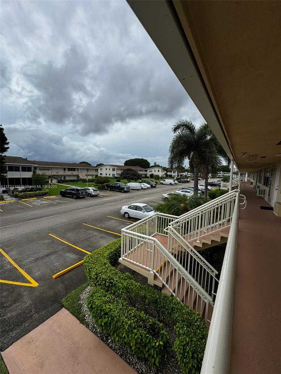 Small Image of 135 Berkshire E, West Palm Beach, FL 33417, USA Number 35
