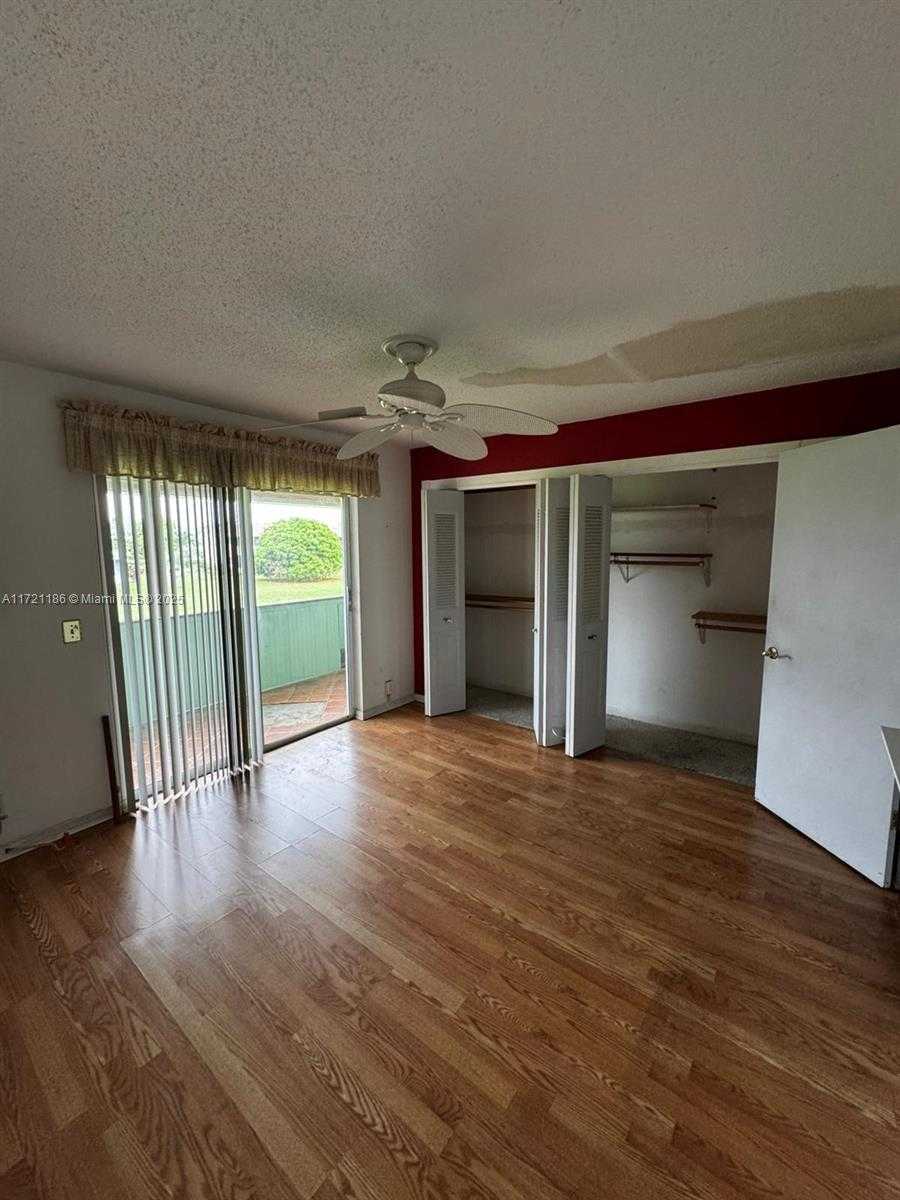 Small Image of 135 Berkshire E, West Palm Beach, FL 33417, USA Number 5