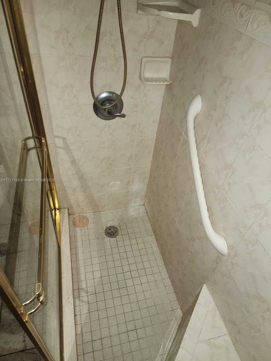 Small Image of 135 Berkshire E, West Palm Beach, FL 33417, USA Number 9