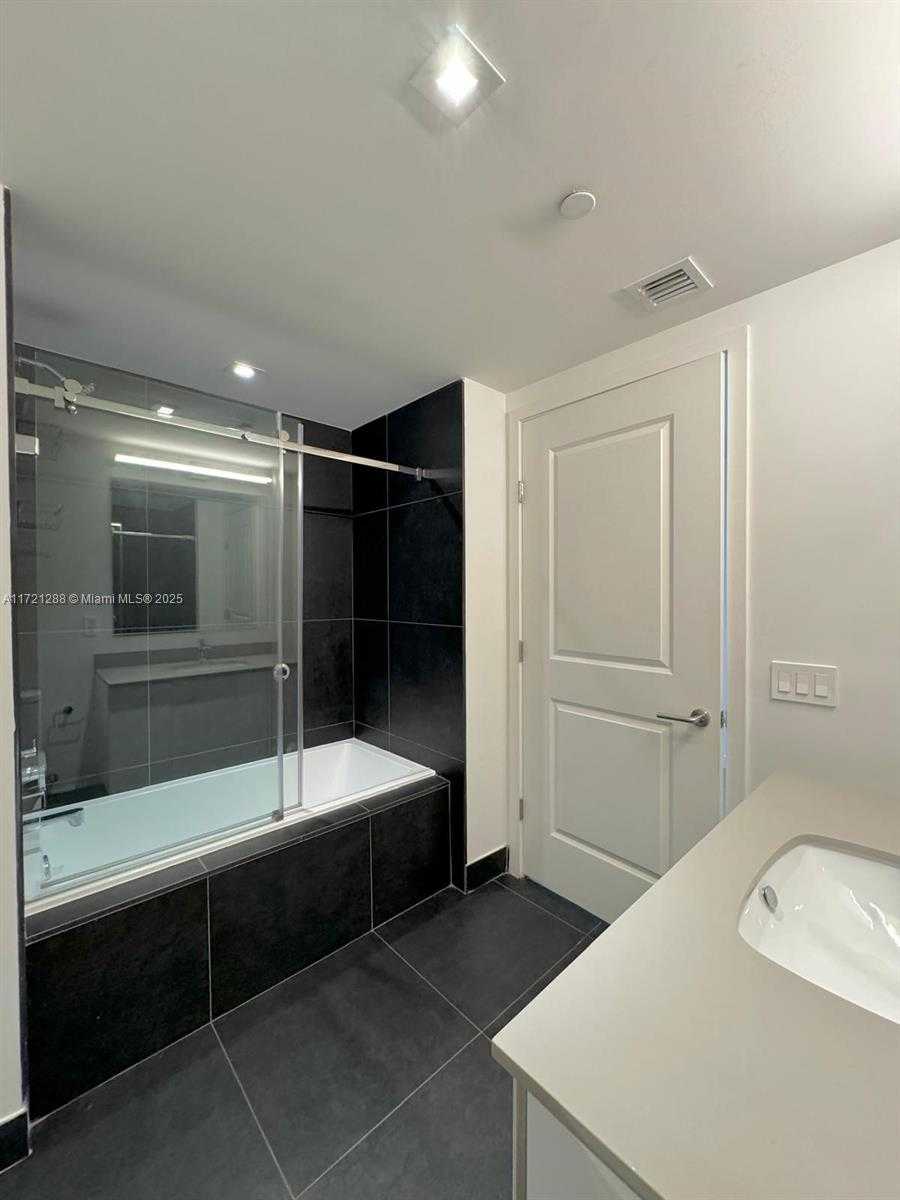 Small Image of 1600 NORTH EAST 1ST AVE #3514, Miami Number 13
