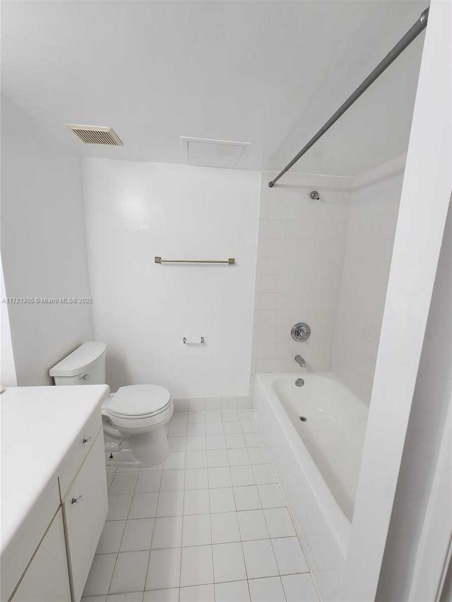 Small Image of 2600 SOUTH UNIVERSITY DR #129, Davie Number 10
