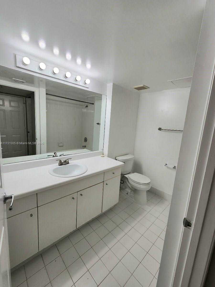 Small Image of 2600 SOUTH UNIVERSITY DR #129, Davie Number 12