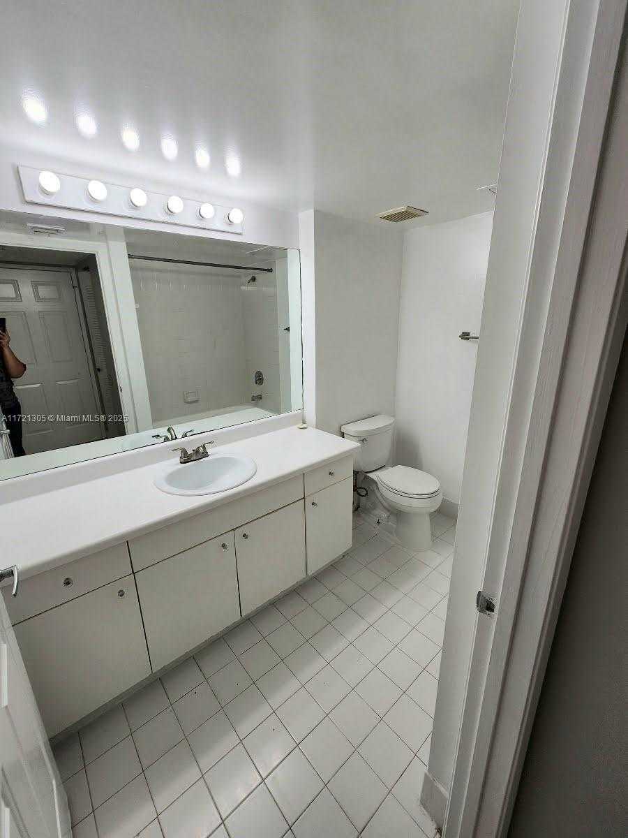 Small Image of 2600 SOUTH UNIVERSITY DR #129, Davie Number 24