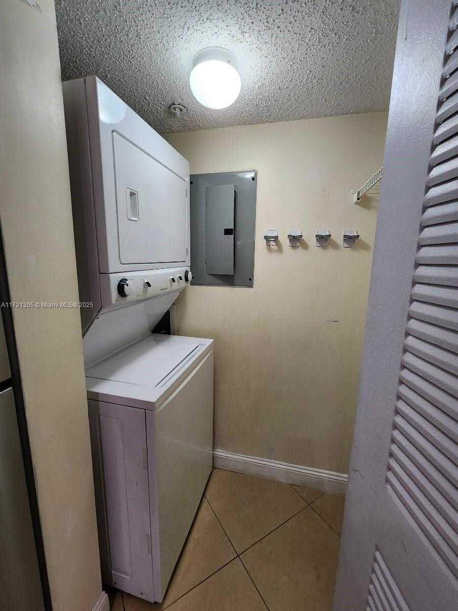 Small Image of 2600 SOUTH UNIVERSITY DR #129, Davie Number 27