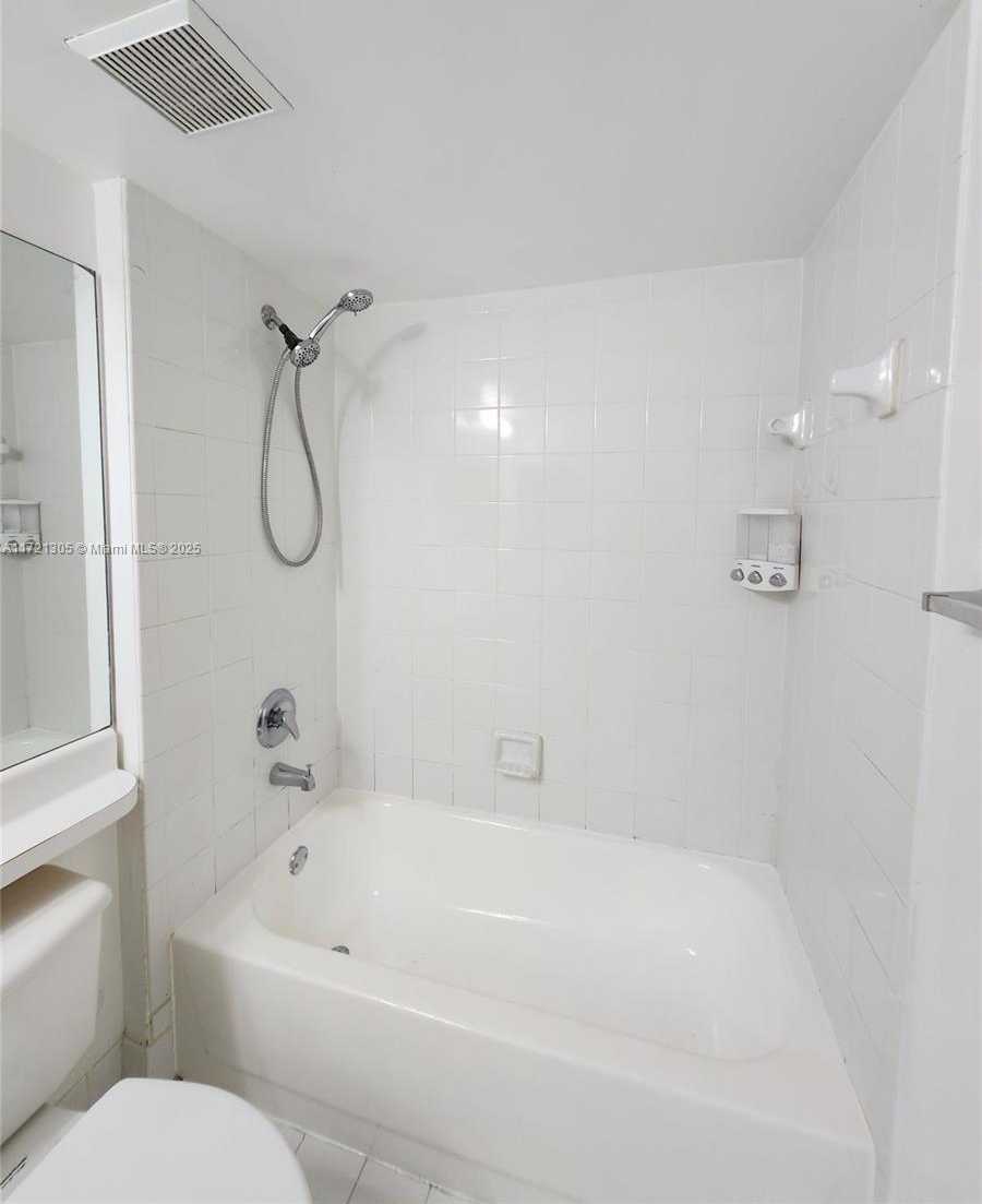 Small Image of 2600 SOUTH UNIVERSITY DR #129, Davie Number 31