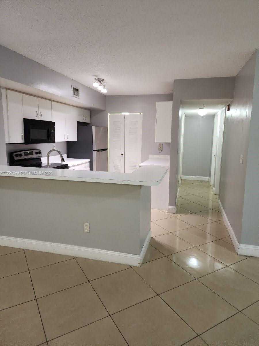 Small Image of 2600 SOUTH UNIVERSITY DR #129, Davie Number 5