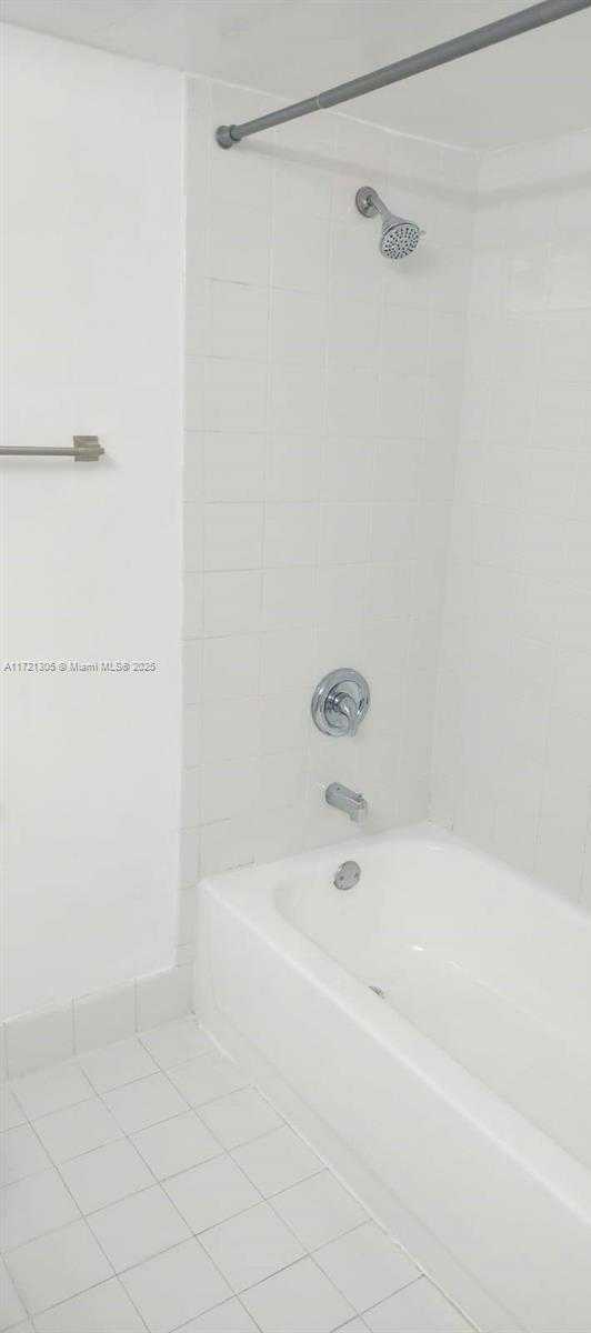 Small Image of 2600 SOUTH UNIVERSITY DR #129, Davie Number 8