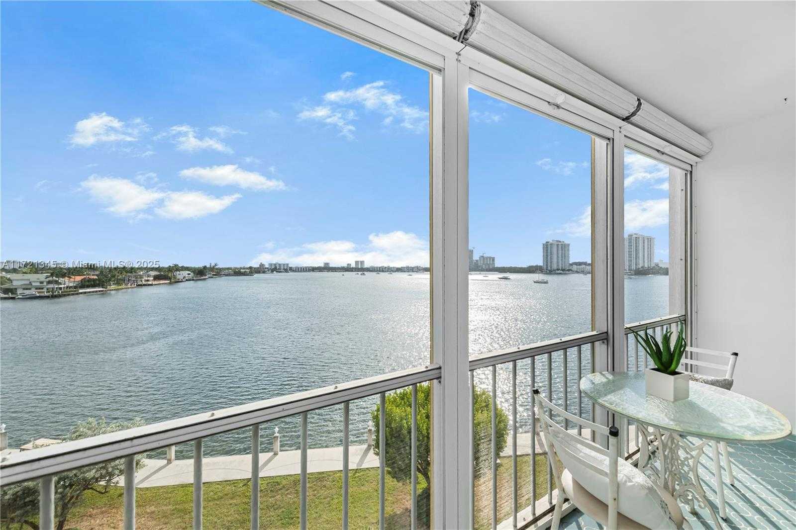 Small Image of 3020 Marcos Dr, Aventura, FL 33160, USA Number 16