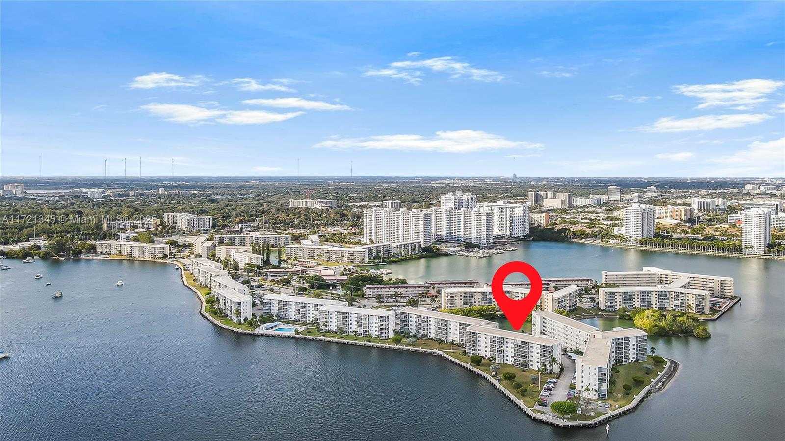 Small Image of 3020 Marcos Dr, Aventura, FL 33160, USA Number 24