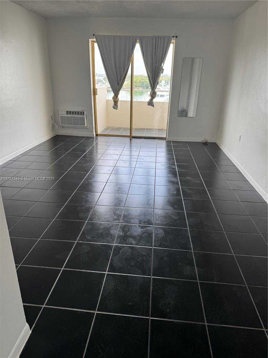 Small Image of 7904 WEST DR #204, North Bay Village Number 6