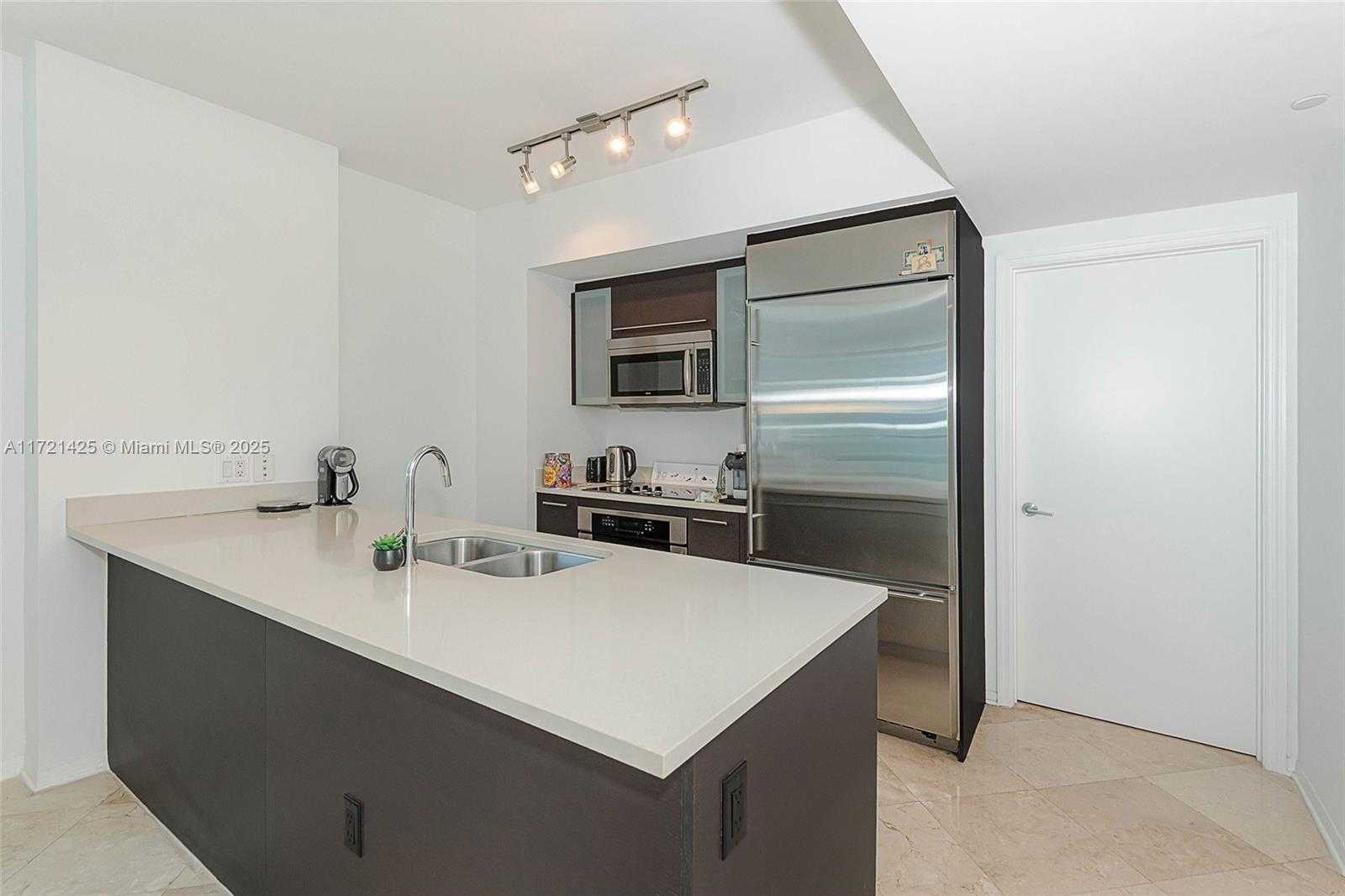 Small Image of 55 SOUTH EAST 6TH ST #1507, Miami Number 7