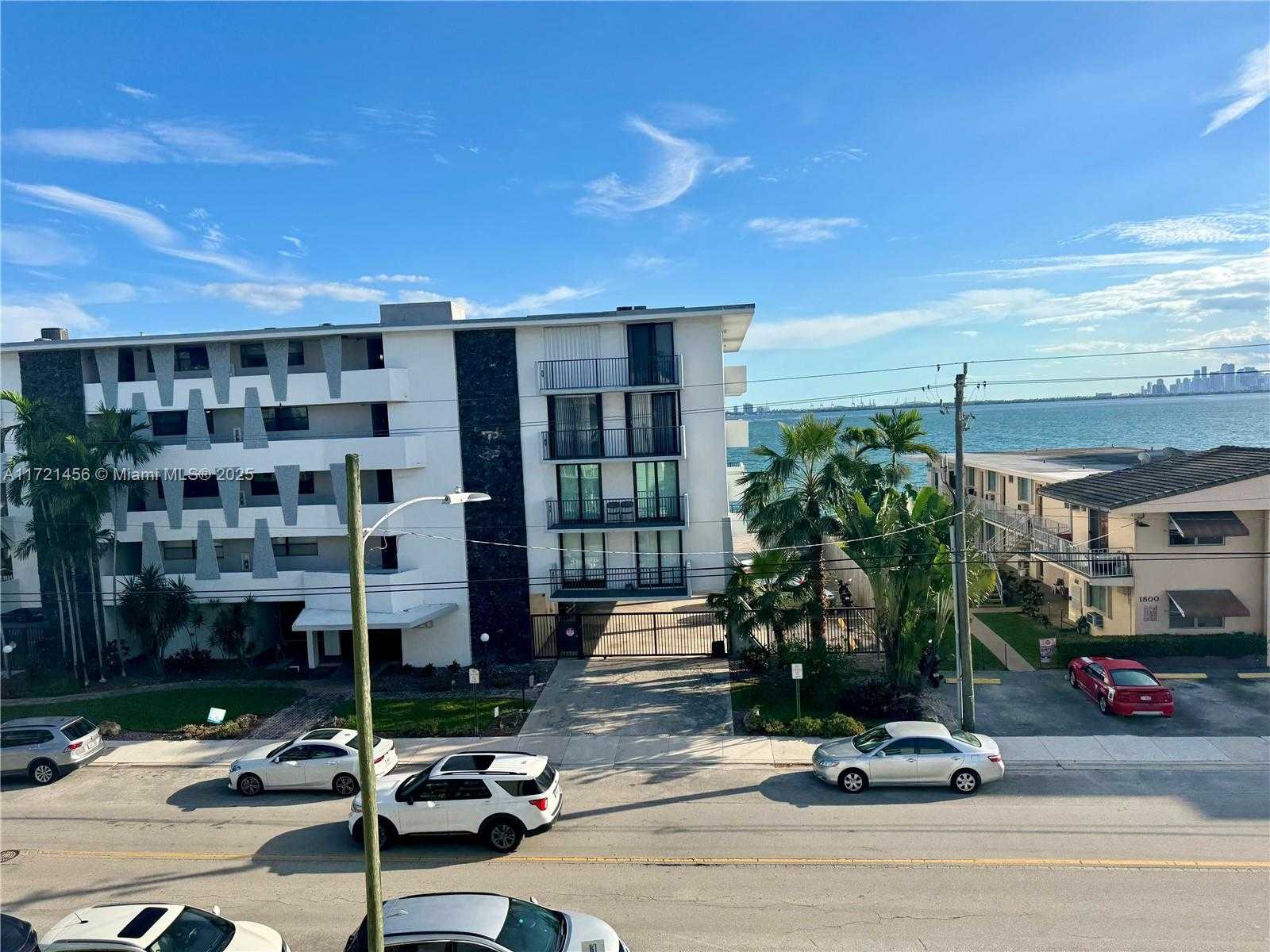 Small Image of 1801 SOUTH TREASURE DR #411, North Bay Village Number 25