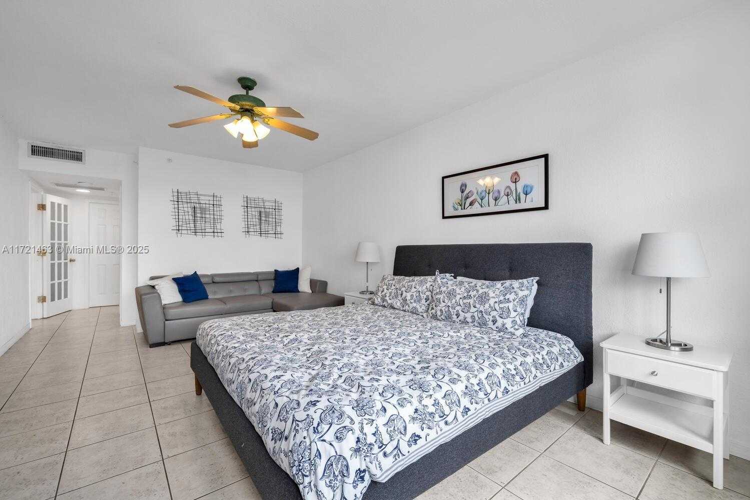 Small Image of 5601 COLLINS AVE #825, Miami Beach Number 11