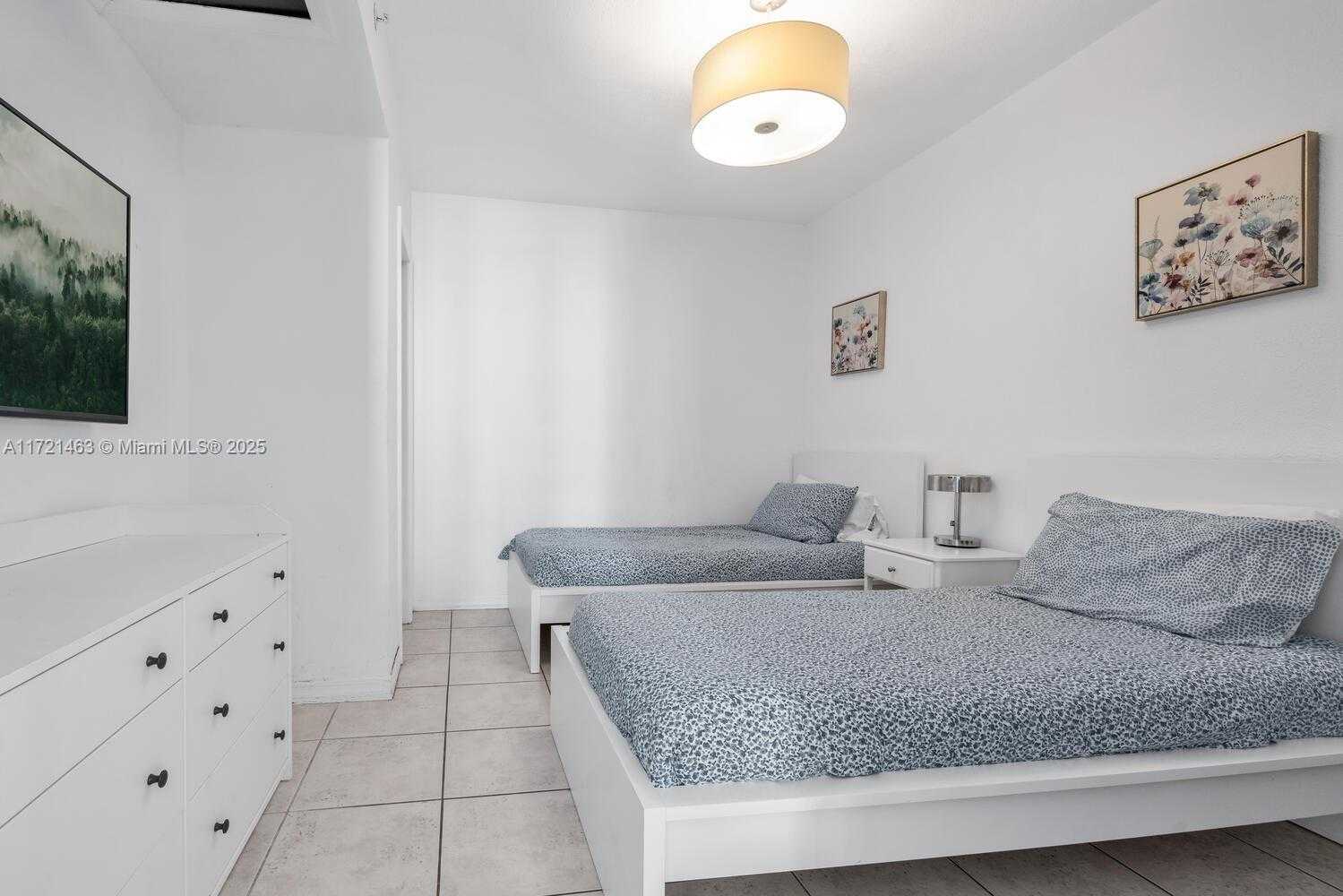Small Image of 5601 COLLINS AVE #825, Miami Beach Number 15
